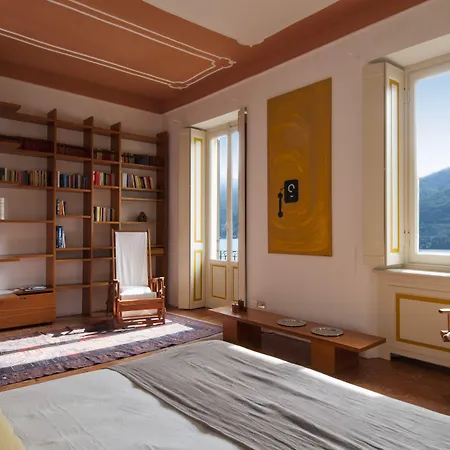 Nina Relais Boutique Bed & Breakfast Carate Urio