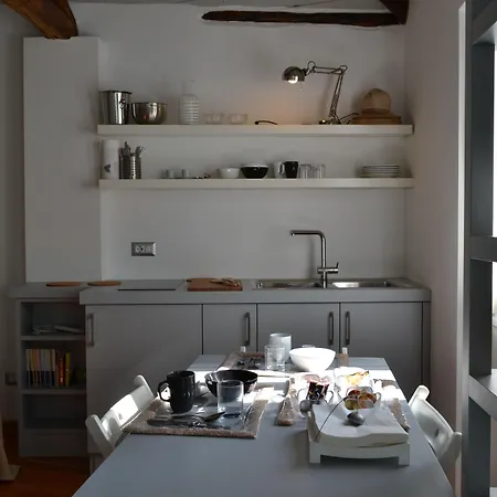 Nina Relais Boutique Bed & Breakfast Carate Urio