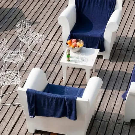 Nina Relais Boutique Bed & Breakfast Carate Urio