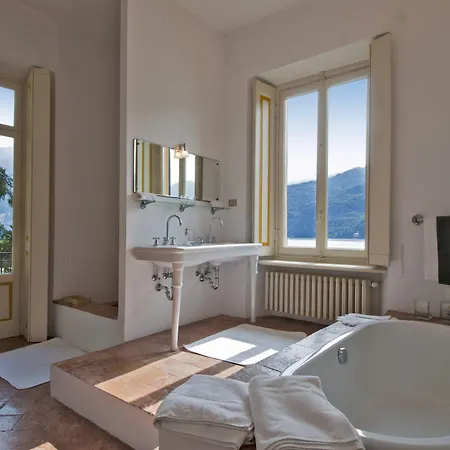 Nina Relais Boutique Couette-café Carate Urio
