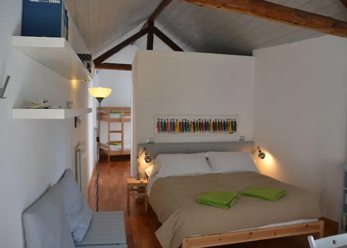 Nina Relais Boutique Bed and Breakfast Carate Urio