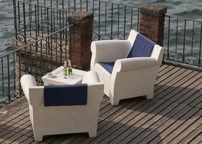 Nina Relais Boutique Bed and Breakfast Carate Urio